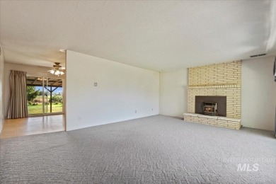 Quality construction, Wide open floor plan, lots of bedrooms on Purple Sage Golf Course in Idaho - for sale on GolfHomes.com, golf home, golf lot