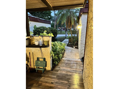 Beautiful and updated 2BR/1.5BA villa with 1-car garage anda NEW on Colony West Country Club in Florida - for sale on GolfHomes.com, golf home, golf lot