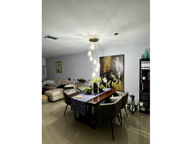 Beautiful and updated 2BR/1.5BA villa with 1-car garage anda NEW on Colony West Country Club in Florida - for sale on GolfHomes.com, golf home, golf lot