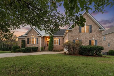 Beautiful one-level home in sought after Somerset Meadows on London Downs Golf Club in Virginia - for sale on GolfHomes.com, golf home, golf lot
