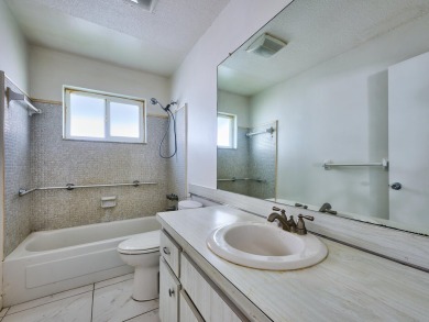 *Impact Windows**Bright & Airy**55 Plus Community*--Welcome to on Leisureville Community Association in Florida - for sale on GolfHomes.com, golf home, golf lot