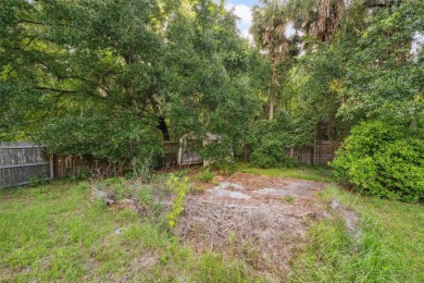 Charming Home with Spacious Yard in a Perfect Location
Welcome on Plantation Inn and Golf Resort  in Florida - for sale on GolfHomes.com, golf home, golf lot