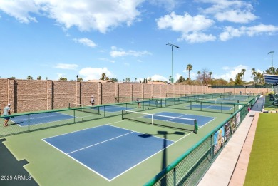 Welcome to this highly desirable Naples floorplan villa, in the on Oakwood Golf Club  in Arizona - for sale on GolfHomes.com, golf home, golf lot