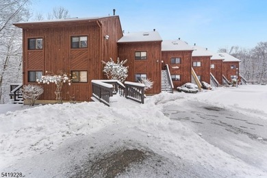 Well-maintained 3-bedroom, 2-bath condo in the desirable Great on Minerals Golf Club in New Jersey - for sale on GolfHomes.com, golf home, golf lot