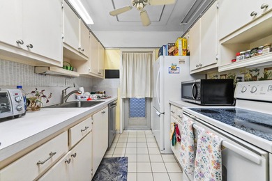 Welcome to Leisureville Lake Condominiums, a desirable 55+ on Leisureville Community Golf Course in Florida - for sale on GolfHomes.com, golf home, golf lot