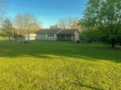 Wake Lane is located just outside of town in Willow Springs on Willow Springs Municipal Golf Course in Missouri - for sale on GolfHomes.com, golf home, golf lot