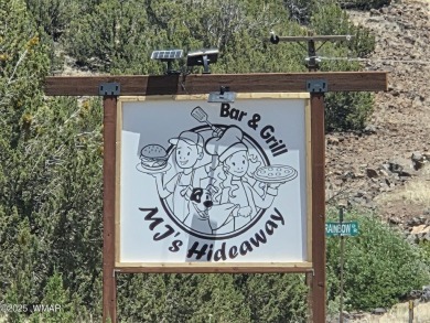 POTENTIAL FOR EXPANSION OR INVESTMENT - Enjoy the space and on Silver Creek Golf Club in Arizona - for sale on GolfHomes.com, golf home, golf lot