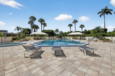 Exquisitely renovated 3BR/2BA condo over looking the new on The President Country Club in Florida - for sale on GolfHomes.com, golf home, golf lot