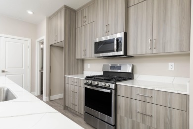 End-unit townhouse in Eagle Point located less than a mile from on Sky Mountain Golf Course in Utah - for sale on GolfHomes.com, golf home, golf lot