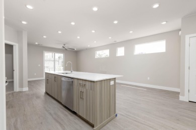 End-unit townhouse in Eagle Point located less than a mile from on Sky Mountain Golf Course in Utah - for sale on GolfHomes.com, golf home, golf lot