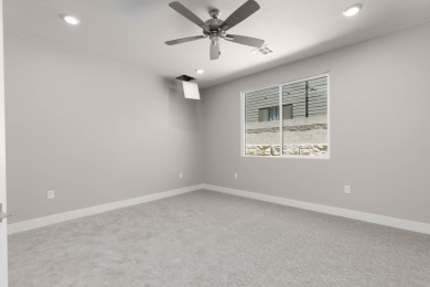 End-unit townhouse in Eagle Point located less than a mile from on Sky Mountain Golf Course in Utah - for sale on GolfHomes.com, golf home, golf lot
