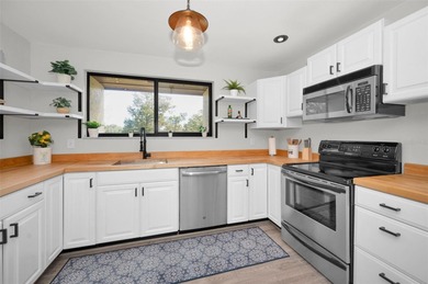 Move-In Ready Turnkey 3/2 Condo in the Heart of Oldsmar! You on East Lake Woodlands Country Club in Florida - for sale on GolfHomes.com, golf home, golf lot