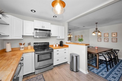 Move-In Ready Turnkey 3/2 Condo in the Heart of Oldsmar! You on East Lake Woodlands Country Club in Florida - for sale on GolfHomes.com, golf home, golf lot