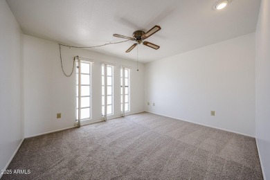 Mid-Century 2BR/1BA townhome in the heart of Sun City on Sun City Lakes West and East in Arizona - for sale on GolfHomes.com, golf home, golf lot
