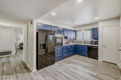 Welcome to this charming 2-bedroom, 2-bath home in Sun City on PalmBrook Country Club in Arizona - for sale on GolfHomes.com, golf home, golf lot