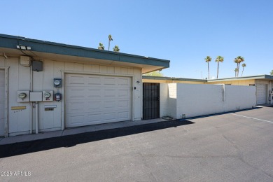 Mid-Century 2BR/1BA townhome in the heart of Sun City on Sun City Lakes West and East in Arizona - for sale on GolfHomes.com, golf home, golf lot