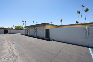 Mid-Century 2BR/1BA townhome in the heart of Sun City on Sun City Lakes West and East in Arizona - for sale on GolfHomes.com, golf home, golf lot