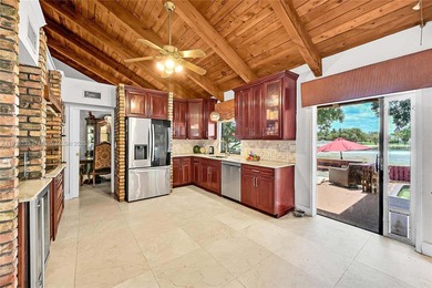 FABULOUS GOLF COURSE/LAKE/POOL GEM IN THE HIGHLY SOUGHT-AFTER on Jacaranda Golf Club in Florida - for sale on GolfHomes.com, golf home, golf lot