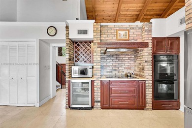 FABULOUS GOLF COURSE/LAKE/POOL GEM IN THE HIGHLY SOUGHT-AFTER on Jacaranda Golf Club in Florida - for sale on GolfHomes.com, golf home, golf lot