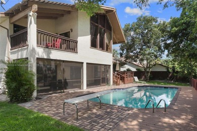 FABULOUS GOLF COURSE/LAKE/POOL GEM IN THE HIGHLY SOUGHT-AFTER on Jacaranda Golf Club in Florida - for sale on GolfHomes.com, golf home, golf lot