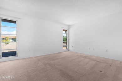 Welcome to easy living in the heart of Sun City. Step inside to on PalmBrook Country Club in Arizona - for sale on GolfHomes.com, golf home, golf lot