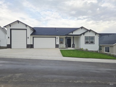 Gorgeous home, great sunset views off the deck and a location on Scotch Pines Golf Course in Idaho - for sale on GolfHomes.com, golf home, golf lot
