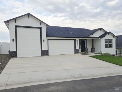 Gorgeous home, great sunset views off the deck and a location on Scotch Pines Golf Course in Idaho - for sale on GolfHomes.com, golf home, golf lot
