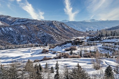 A great floor plan and updated finishes make this the ideal on The Snowmass Club in Colorado - for sale on GolfHomes.com, golf home, golf lot