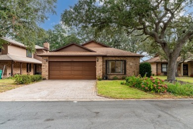 Located in a highly sought-after golf community. 2016 Roof on Shalimar Pointe Golf and Country Club in Florida - for sale on GolfHomes.com, golf home, golf lot