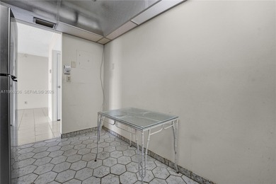 High-floor 2/2 (1,313 SF) with an extra large balcony that on Turnberry Isle Resort and Club in Florida - for sale on GolfHomes.com, golf home, golf lot