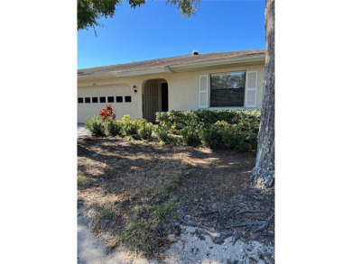 Massive Price reduction !!!This very nice 2 bedroom 2 Bath in on Falcon Watch Golf Club in Florida - for sale on GolfHomes.com, golf home, golf lot