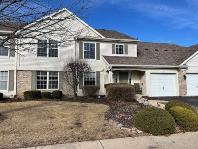 RECENTLY REMODELED, MOVE-IN READY 2 Bedroom, 2 Bath, 2nd floor on The Links at Carillon in Illinois - for sale on GolfHomes.com, golf home, golf lot