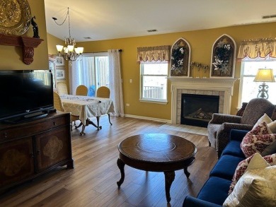 RECENTLY REMODELED, MOVE-IN READY 2 Bedroom, 2 Bath, 2nd floor on The Links at Carillon in Illinois - for sale on GolfHomes.com, golf home, golf lot