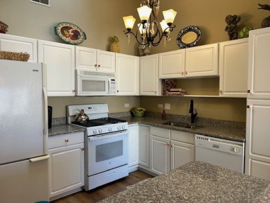 RECENTLY REMODELED, MOVE-IN READY 2 Bedroom, 2 Bath, 2nd floor on The Links at Carillon in Illinois - for sale on GolfHomes.com, golf home, golf lot