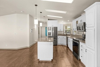 Don't miss this great offer. 2005 Model. New roof in 2021. New on Savanna Golf Club in Florida - for sale on GolfHomes.com, golf home, golf lot