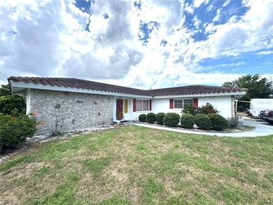 Handyman Special in the heart of Venice! Offered AS-IS (No Blind on Venice East Golf Club in Florida - for sale on GolfHomes.com, golf home, golf lot