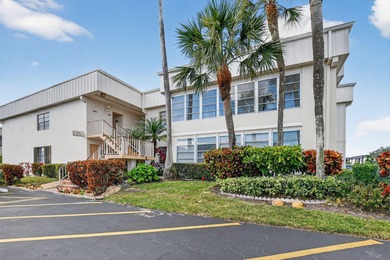 Beautifully maintained 1BR/1.5BA first-floor condo located in on Kings Point Golf -Flanders Way in Florida - for sale on GolfHomes.com, golf home, golf lot