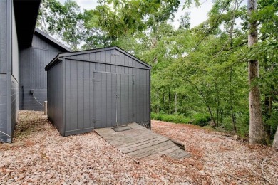 Completely renovated! This beautiful home sits on a .45 acre on Bella Vista Country Club - Scottsdale in Arkansas - for sale on GolfHomes.com, golf home, golf lot