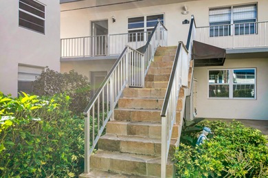 Beautifully maintained and filled with natural light, this on Kings Point Golf -Flanders Way in Florida - for sale on GolfHomes.com, golf home, golf lot