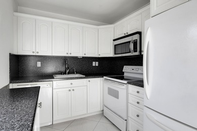 Beautifully maintained and filled with natural light, this on Kings Point Golf -Flanders Way in Florida - for sale on GolfHomes.com, golf home, golf lot