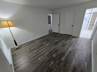 Beautiful Updated Condo - Move-In Ready! Completely remodeled on The Links At Fox Meadows in Tennessee - for sale on GolfHomes.com, golf home, golf lot