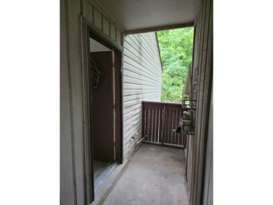 Beautiful Updated Condo - Move-In Ready! Completely remodeled on The Links At Fox Meadows in Tennessee - for sale on GolfHomes.com, golf home, golf lot
