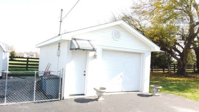 3 Bedroom Brick Home with a detached garage in one of Lebanon's on Lebanon Country Club in Kentucky - for sale on GolfHomes.com, golf home, golf lot