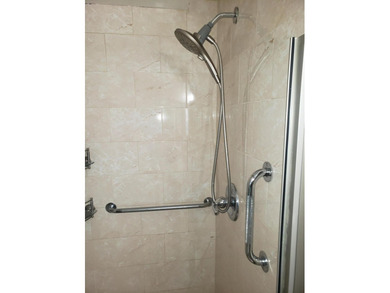 Impeccably maintained 1st floor True End Unit 2 Bedroom Condo in on Kings Point Golf -Flanders Way in Florida - for sale on GolfHomes.com, golf home, golf lot