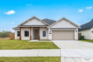 This stunning 3-bedroom, 2.5-bathroom new construction home on River Bend Country Club in Texas - for sale on GolfHomes.com, golf home, golf lot