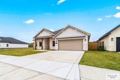 This stunning 3-bedroom, 2.5-bathroom new construction home on River Bend Country Club in Texas - for sale on GolfHomes.com, golf home, golf lot