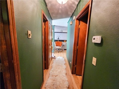 Charming 2-bed, 2-bath home in a quiet Bella Vista neighborhood on Bella Vista Country Club - Scottsdale in Arkansas - for sale on GolfHomes.com, golf home, golf lot