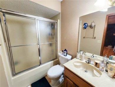 Charming 2-bed, 2-bath home in a quiet Bella Vista neighborhood on Bella Vista Country Club - Scottsdale in Arkansas - for sale on GolfHomes.com, golf home, golf lot