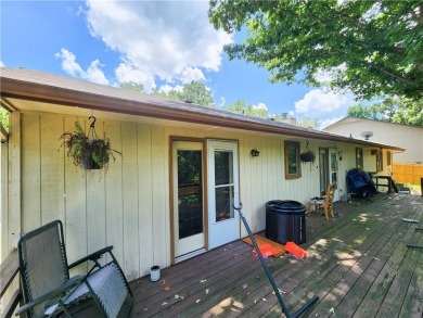 Charming 2-bed, 2-bath home in a quiet Bella Vista neighborhood on Bella Vista Country Club - Scottsdale in Arkansas - for sale on GolfHomes.com, golf home, golf lot