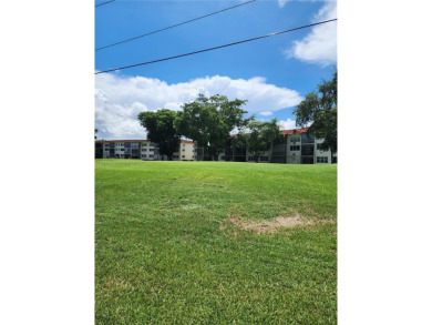 Beautiful 2BR/2BA corner-unit condo in a premier 55+ community on Hollybrook Golf and Tennis Club  in Florida - for sale on GolfHomes.com, golf home, golf lot